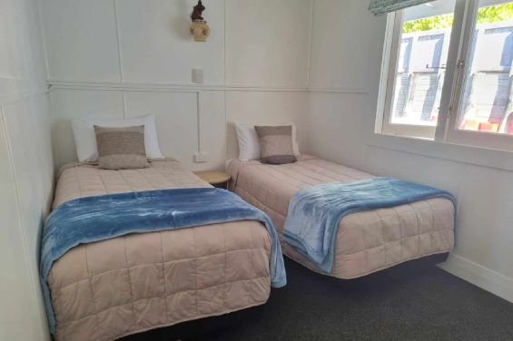 2-Bedroom Cottage single beds